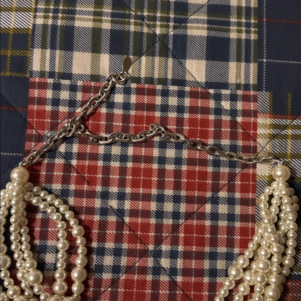Elegant six string Pearl Necklace and Earring Set - Picture 4 of 6